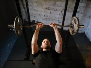 Kraftsport Blog für sportliche Leute trainieren mit Langhantel im Homegym